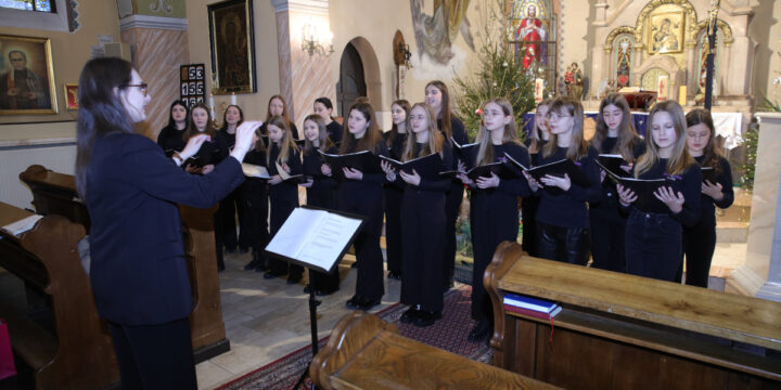 Koncert chóru dziecięcego „Szafranowe nutki”